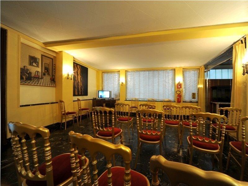 B&B Hotel Trieste Bagian luar foto